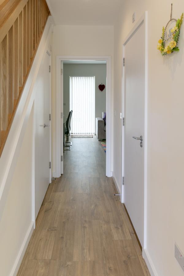 Modern & Exquisite Trumpington Townhouse With Parking & 5 Mins To Papworth Hospital ケンブリッジ エクステリア 写真
